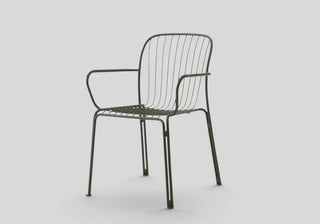 Create elegant outdoor spaces with &Tradition Thorvald furniture featuring sculptural chairs, benches, and contemporary dining tables. Buy now on SHOPDECOR®