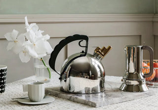 Discover stylish designer kettles from Alessi, Serax, and LeCreuset. Sleek electric and induction kettles for every kitchen space. Buy now on SHOPDECOR®