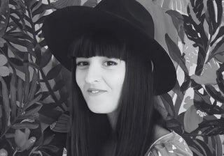 Discover Aitch.Ro’s poetic designs with Bitossi. Explore the Fabula plates and trays—art-inspired pieces blending color and storytelling. Buy now on SHOPDECOR®