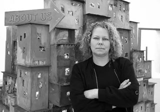 Discover the Seletti Hotel Voyeur table lamp—where storytelling, light, and modern art collide in this bold Tracey Snelling x Seletti creation. Buy now on SHOPDECOR®