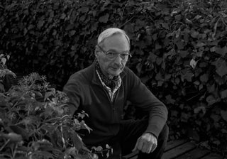 Discover iconic pieces by Piero Gilardi for Gufram, including the Sassi pouf set and Massolo table—where radical design meets natural form. Buy now on SHOPDECOR®