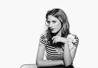 Explore Nika Zupanc’s world for Qeeboo: poetic pendant lamps, iconic ribbon chairs, and sculptural mirrors that blend glamour with elegance. Buy now on SHOPDECOR®