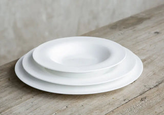 Discover Reggia by Schönhuber Franchi: fine Italian stemware, plates, and accessories by Matteo Thun for modern, elegant dining. Buy now on SHOPDECOR®