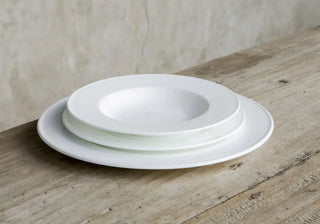 Discover Solaria by Schönhuber Franchi: iconic ceramic cups, bowls, and plates designed for modern, timeless dining elegance. Buy now on SHOPDECOR®