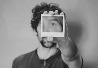 Bold lamps, expressive vases, and theatrical mirrors: Uto Balmoral’s Seletti designs turn everyday objects into playful, eye-catching pieces. 
Buy now on SHOPDECOR®