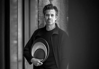 Discover Sergio Herman's tableware for Serax: iconic plates, designer glasses, refined cutlery and accessories for contemporary dining. Buy now on SHOPDECOR®