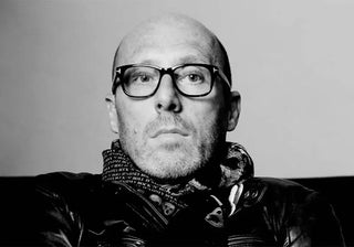 Discover the Christophe Pillet collection for Serralunga: sculptural vases and elegant benches for minimalist outdoor spaces. | Order now from ShopDecor