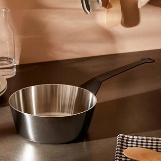 Alessi 90107/20 T La Cintura di Orione conical saucepan or sauteuse with long handle diam.20 cm. - 7.87 in - Buy now on ShopDecor - Discover the best products by ALESSI design