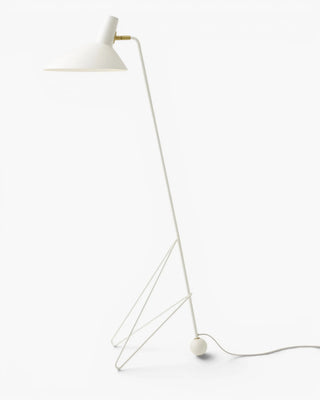 &Tradition Tripod HM8 floor lamp &Tradition Matt White - Buy now on ShopDecor - Discover the best products by &TRADITION design