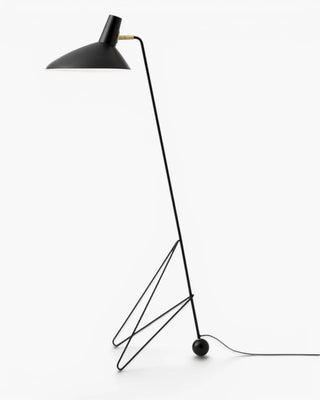 &Tradition Tripod HM8 floor lamp &Tradition Matt Black - Buy now on ShopDecor - Discover the best products by &TRADITION design