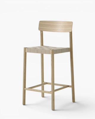 &Tradition Betty stool with backrest and webbed seat &Tradition Oak h 64.7 cm - Buy now on ShopDecor - Discover the best products by &TRADITION design