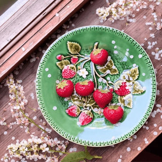 Bordallo Pinheiro Strawberry dinner plate - Buy now on ShopDecor - Discover the best products by BORDALLO PINHEIRO design