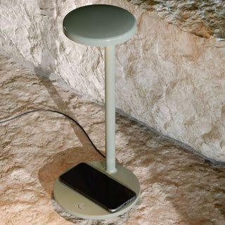 Flos Oblique Qi table lamp with rechargeable base - Buy now on ShopDecor - Discover the best products by FLOS design