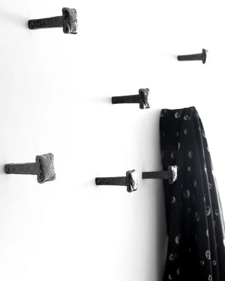 Opinion Ciatti Chiodo Schiaccia Chiodo set 4 pieces clothes hanger nail - Buy now on ShopDecor - Discover the best products by OPINION CIATTI design