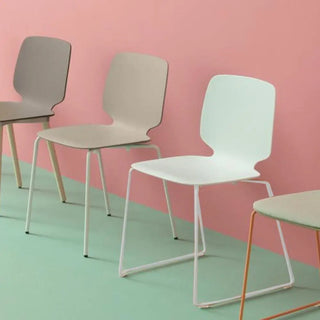 Pedrali Babila 2740 chair with steel sled base and technopolymer shell