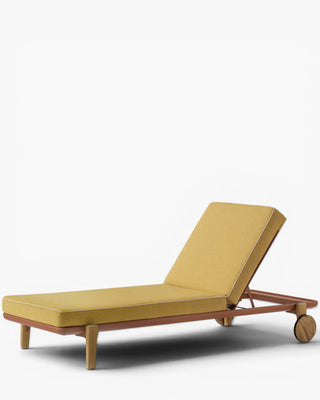 Pedrali Fibra FBR single daybed with cushion included and aluminium structure