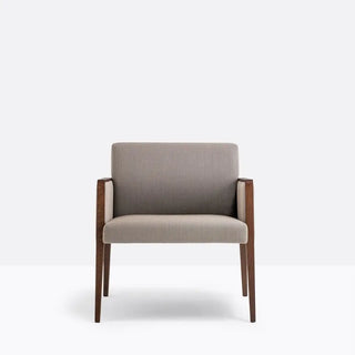 Pedrali Jil 521 upholstered lounge chair with oak wood frame