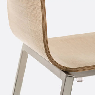 Pedrali Kuadra 1321 chair with oak shell and square steel frame