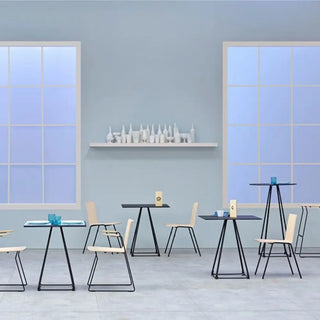 Pedrali Lunar 5440 table with steel base