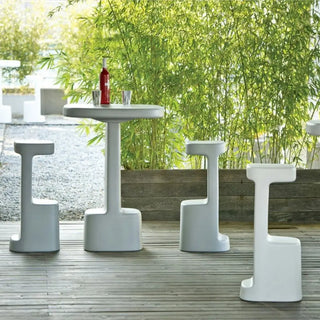 Pedrali Serif 861 polyethylene high table with solid laminate top