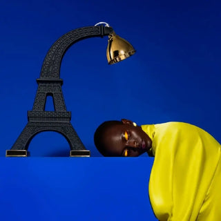 Qeeboo Paris M 桌燈，由 Studio Job 設計