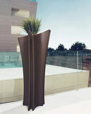 Vondom Alma Planter vase in polyethylene