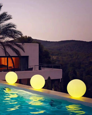 Vondom Jut - Bubbles LED lamp in Ice White 2101 polyethylene