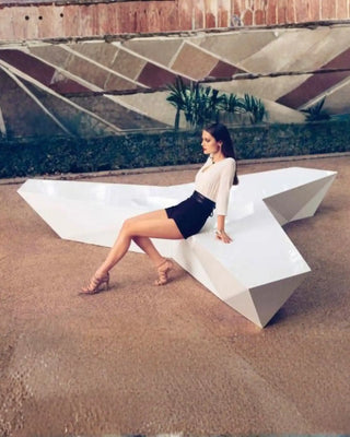 Vondom Faz bench with vase in polyethylene