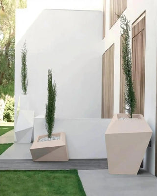 Vondom Faz Maceteros low vase in polyethylene