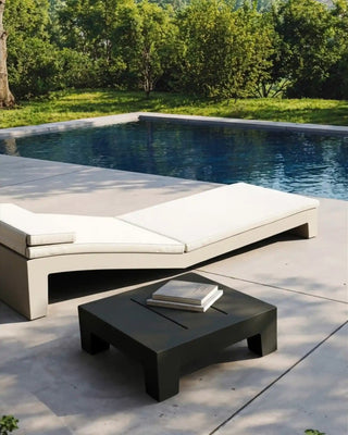 Vondom Jut sun lounger table in polyethylene