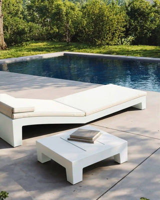 Vondom Jut sun lounger table in polyethylene