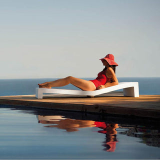 Vondom Jut sunlounger polyethylene by Studio Vondom - Buy now on ShopDecor - Discover the best products by VONDOM design