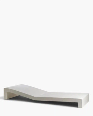 Vondom Jut sun lounger in polyethylene