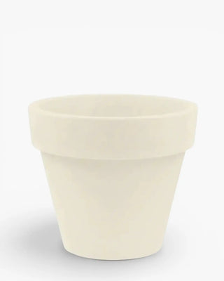 Vondom Maceta Planter vase in polyethylene