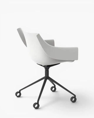 Vondom Manta swivel caster armchair with polypropylene shell and powder-coated metal four-star base