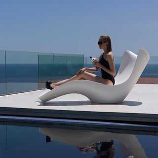 Vondom Surf sunlounger polyethylene by Karim Rashid - Buy now on ShopDecor - Discover the best products by VONDOM design