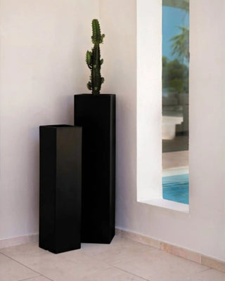 Vondom Cubo Torre Cuadrada Planter vase in polyethylene