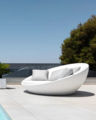 Vondom Ulm daybed in polyethylene with upholstered cushions