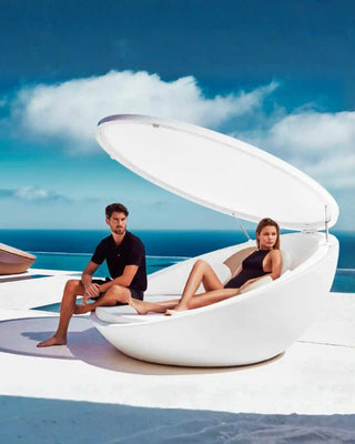 Vondom Ulm daybed with sunroof in polyethylene with upholstered cushions