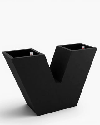 Vondom Uve Planter vase in polyethylene