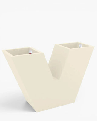 Vondom Uve Planter vase in polyethylene