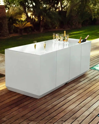 Vondom Vela catering bar counter in polyethylene