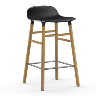 Normann Copenhagen Form oak bar stool with polypropylene seat h. 65 cm. Normann Copenhagen Form Black - Buy now on ShopDecor - Discover the best products by NORMANN COPENHAGEN design