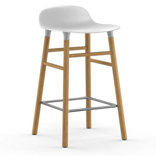 Normann Copenhagen Form oak bar stool with polypropylene seat h. 65 cm. Normann Copenhagen Form White - Buy now on ShopDecor - Discover the best products by NORMANN COPENHAGEN design