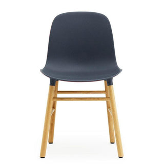 Normann Copenhagen Form polypropylene chair with oak legs - Buy now on ShopDecor - Discover the best products by NORMANN COPENHAGEN design