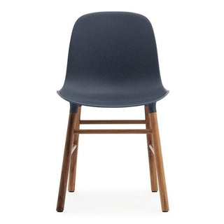 Normann Copenhagen Form polypropylene chair with walnut legs - Buy now on ShopDecor - Discover the best products by NORMANN COPENHAGEN design