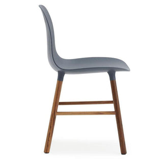 Normann Copenhagen Form polypropylene chair with walnut legs - Buy now on ShopDecor - Discover the best products by NORMANN COPENHAGEN design