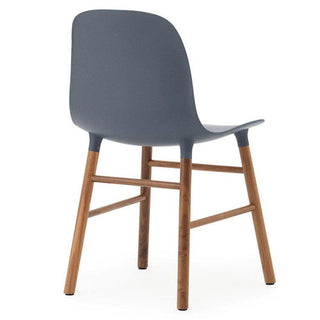 Normann Copenhagen Form polypropylene chair with walnut legs - Buy now on ShopDecor - Discover the best products by NORMANN COPENHAGEN design