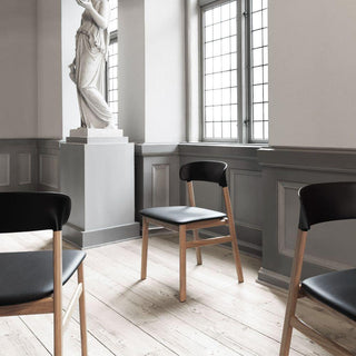 Normann Copenhagen Herit polypropylene chair with oak legs - Buy now on ShopDecor - Discover the best products by NORMANN COPENHAGEN design